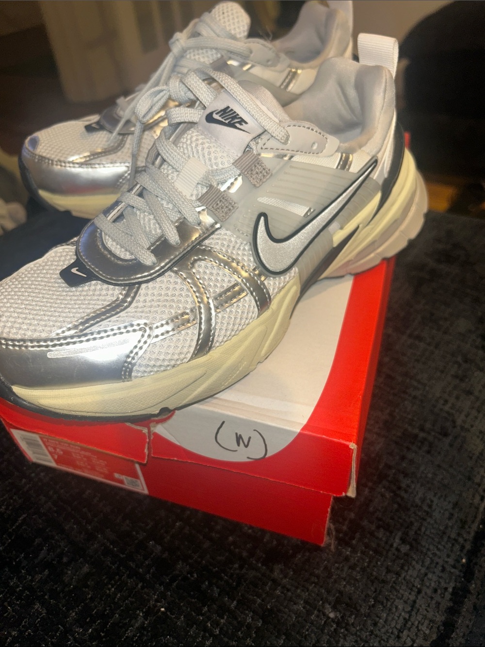 Nike V2K RUN - Picture 2 of 3